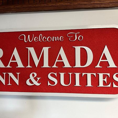 Ramada By Wyndham Saginaw Hotel & Suites Exterior foto